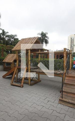 Apartamento à venda com 316m², 3 quartos e 3 vagasÁrea comum - Playground