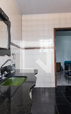 Casa à venda com 345m², 5 quartos e 1 vaga Casa à venda com 345m², 5 quartos e 1 vagaBanheiro da Suíte 2 da Casa 1