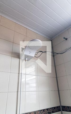Casa à venda com 345m², 5 quartos e 1 vaga Casa à venda com 345m², 5 quartos e 1 vagaBanheiro da Suíte 2 da Casa 1