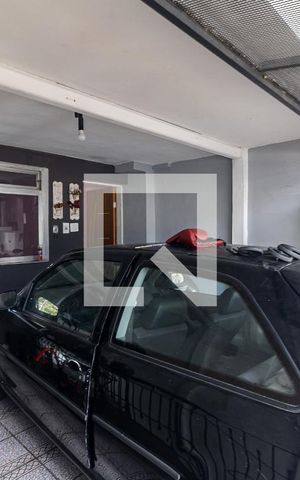 Casa à venda com 345m², 5 quartos e 1 vaga Casa à venda com 345m², 5 quartos e 1 vagaGaragem