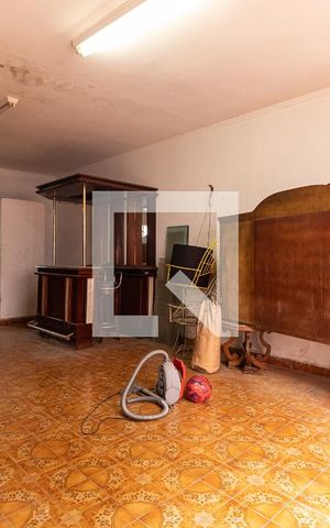 Casa à venda com 345m², 5 quartos e 1 vaga Casa à venda com 345m², 5 quartos e 1 vagaSalão