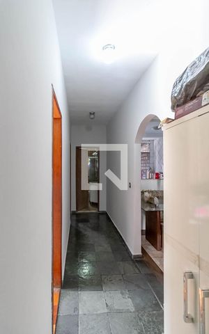 Casa à venda com 360m², 3 quartos e 2 vagas Casa à venda com 360m², 3 quartos e 2 vagasCorredor