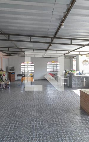 Casa à venda com 360m², 3 quartos e 2 vagas Casa à venda com 360m², 3 quartos e 2 vagasTerraço