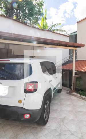 Casa à venda com 360m², 3 quartos e 2 vagas Casa à venda com 360m², 3 quartos e 2 vagasGaragem