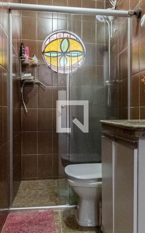 Casa à venda com 360m², 3 quartos e 2 vagas Casa à venda com 360m², 3 quartos e 2 vagasBanheiro social