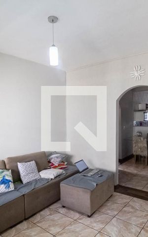 Casa à venda com 360m², 3 quartos e 2 vagas Casa à venda com 360m², 3 quartos e 2 vagasSala