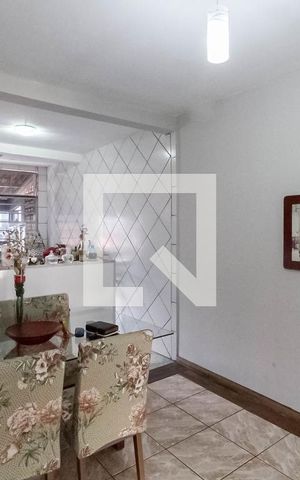 Casa à venda com 360m², 3 quartos e 2 vagas Casa à venda com 360m², 3 quartos e 2 vagasCopa