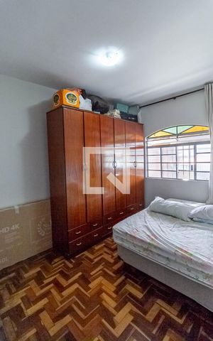 Casa à venda com 360m², 3 quartos e 2 vagas Casa à venda com 360m², 3 quartos e 2 vagasQuarto 1
