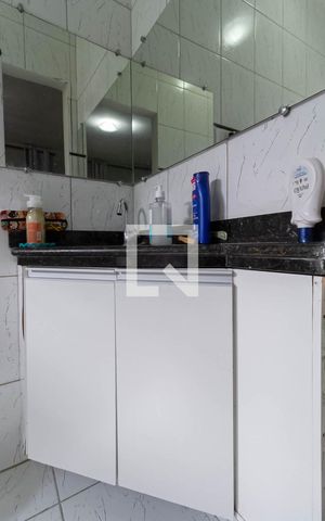 Casa à venda com 360m², 3 quartos e 2 vagas Casa à venda com 360m², 3 quartos e 2 vagasBanheiro da suíte