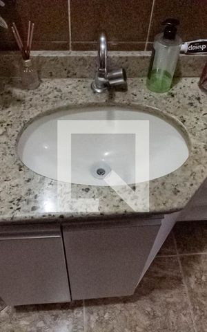 Casa à venda com 360m², 3 quartos e 2 vagas Casa à venda com 360m², 3 quartos e 2 vagasBanheiro social