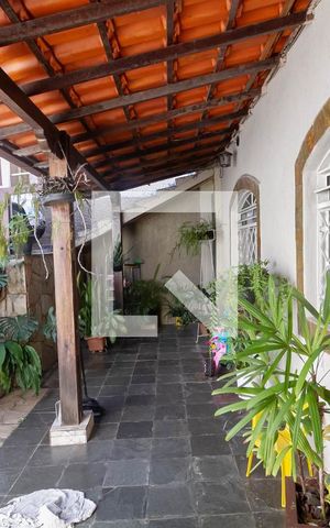 Casa à venda com 360m², 3 quartos e 2 vagas Casa à venda com 360m², 3 quartos e 2 vagasEntrada