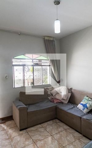 Casa à venda com 360m², 3 quartos e 2 vagas Casa à venda com 360m², 3 quartos e 2 vagasSala