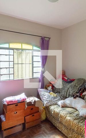 Casa à venda com 360m², 3 quartos e 2 vagas Casa à venda com 360m², 3 quartos e 2 vagasQuarto 2