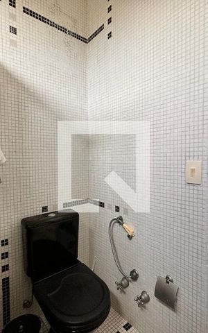 Casa à venda com 335m², 5 quartos e 3 vagas Casa à venda com 335m², 5 quartos e 3 vagasBanheiro