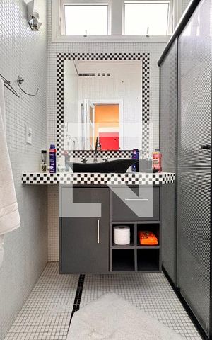 Casa à venda com 335m², 5 quartos e 3 vagas Casa à venda com 335m², 5 quartos e 3 vagasBanheiro