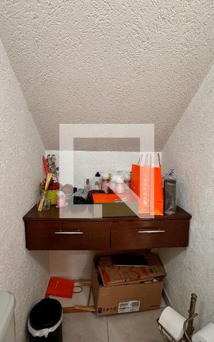 Casa à venda com 335m², 5 quartos e 3 vagas Casa à venda com 335m², 5 quartos e 3 vagasLavabo