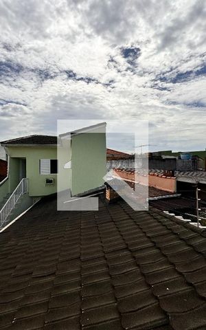 Casa à venda com 335m², 5 quartos e 3 vagas Casa à venda com 335m², 5 quartos e 3 vagasVista sacada
