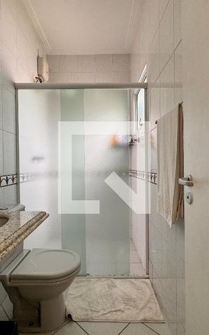 Casa à venda com 335m², 5 quartos e 3 vagas Casa à venda com 335m², 5 quartos e 3 vagasBanheiro da edícula
