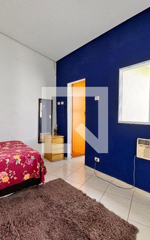 Casa à venda com 335m², 5 quartos e 3 vagas Casa à venda com 335m², 5 quartos e 3 vagasEdicula