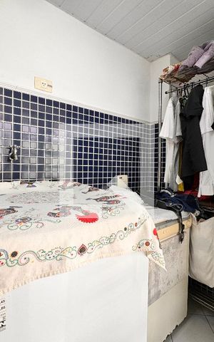 Casa à venda com 335m², 5 quartos e 3 vagas Casa à venda com 335m², 5 quartos e 3 vagasLavanderia