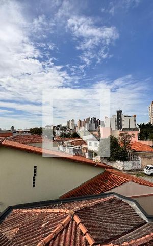 Casa à venda com 335m², 5 quartos e 3 vagas Casa à venda com 335m², 5 quartos e 3 vagasVista da Sacada