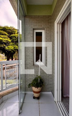Casa à venda com 335m², 5 quartos e 3 vagas Casa à venda com 335m², 5 quartos e 3 vagasSacada