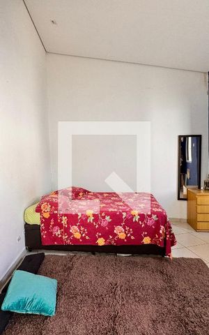 Casa à venda com 335m², 5 quartos e 3 vagas Casa à venda com 335m², 5 quartos e 3 vagasEdícula