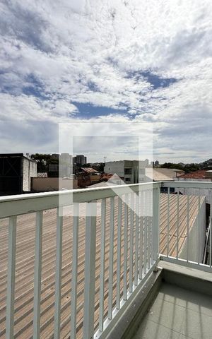 Casa à venda com 335m², 5 quartos e 3 vagas Casa à venda com 335m², 5 quartos e 3 vagasSacada