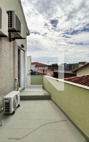 Casa à venda com 335m², 5 quartos e 3 vagas Casa à venda com 335m², 5 quartos e 3 vagasSacada