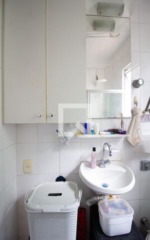 Apartamento à venda com 28m², 1 quarto e sem vaga Apartamento à venda com 28m², 1 quarto e sem vagaDetalhe do banheiro