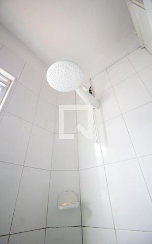 Apartamento à venda com 28m², 1 quarto e sem vaga Apartamento à venda com 28m², 1 quarto e sem vagaDetalhe do banheiro