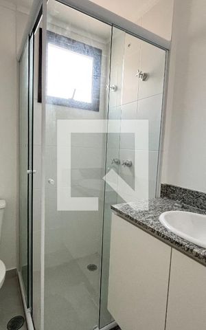 Apartamento à venda com 46m², 2 quartos e 1 vaga Apartamento à venda com 46m², 2 quartos e 1 vagaBanheiro