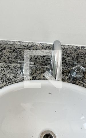 Apartamento à venda com 46m², 2 quartos e 1 vaga Apartamento à venda com 46m², 2 quartos e 1 vagaBanheiro