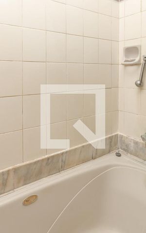 Apartamento à venda com 187m², 4 quartos e 3 vagas Apartamento à venda com 187m², 4 quartos e 3 vagasBanheiro da Suíte