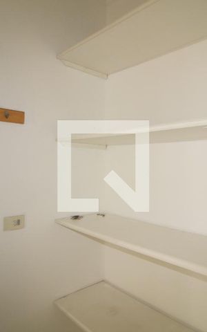 Casa à venda com 650m², 6 quartos e 4 vagas Casa à venda com 650m², 6 quartos e 4 vagasÁrea comum