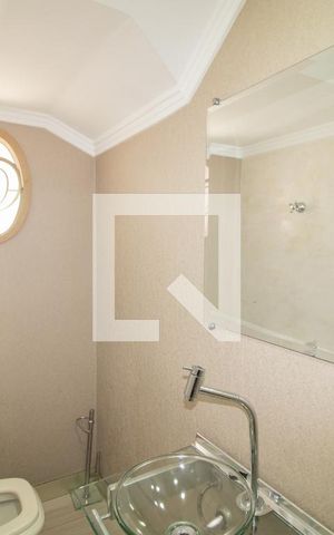Casa à venda com 650m², 6 quartos e 4 vagas Casa à venda com 650m², 6 quartos e 4 vagasLavabo