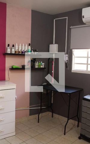 Casa à venda com 260m², 3 quartos e 2 vagasQuarto 2 Edicula /Serviço