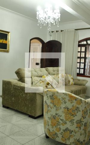 Casa à venda com 260m², 3 quartos e 2 vagasSala