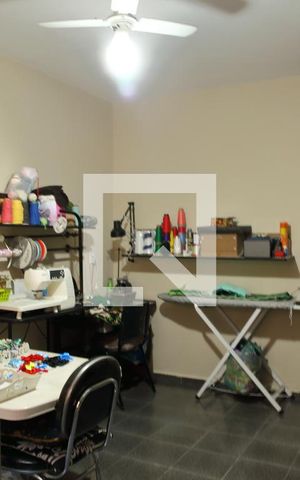 Casa à venda com 260m², 3 quartos e 2 vagasQuarto 1