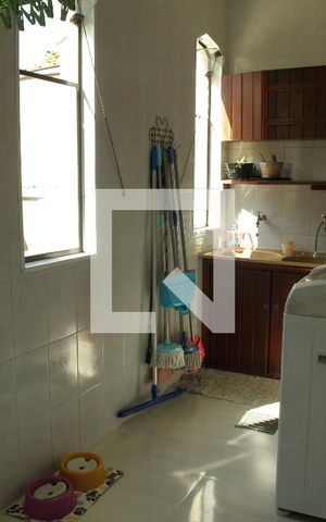 Casa à venda com 260m², 3 quartos e 2 vagasÁrea de Serviço