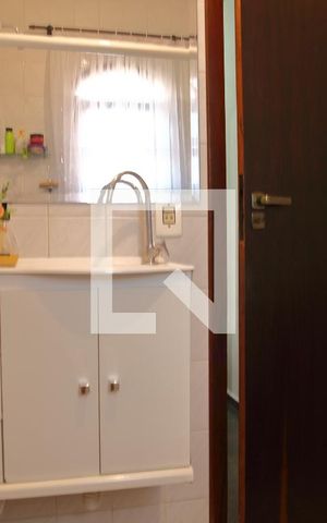 Casa à venda com 260m², 3 quartos e 2 vagasBanheiro 1 - Quartos