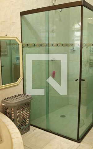 Casa à venda com 260m², 3 quartos e 2 vagasBanheiro da Suíte