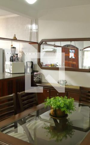 Casa à venda com 260m², 3 quartos e 2 vagasCopa/Cozinha