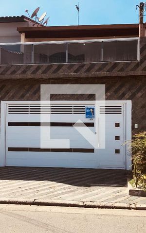 Casa à venda com 260m², 3 quartos e 2 vagasFachada