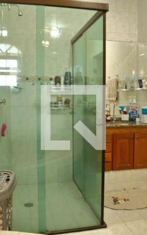 Casa à venda com 260m², 3 quartos e 2 vagasBanheiro da Suíte