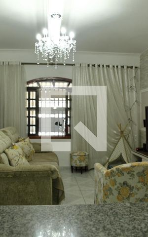Casa à venda com 260m², 3 quartos e 2 vagasSala