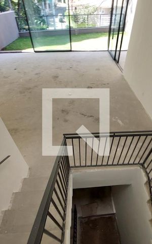 Casa à venda com 515m², 4 quartos e 4 vagas Casa à venda com 515m², 4 quartos e 4 vagasDetalhe Sala