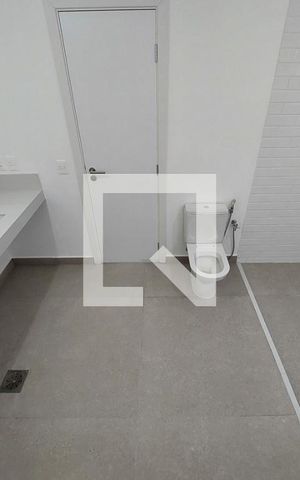 Casa à venda com 515m², 4 quartos e 4 vagas Casa à venda com 515m², 4 quartos e 4 vagasBanheiro da Suíte