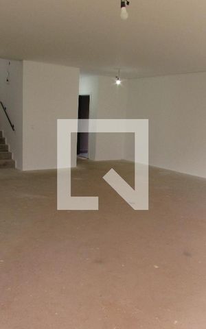 Casa de condomínio à venda com 523m², 4 quartos e 4 vagasSala