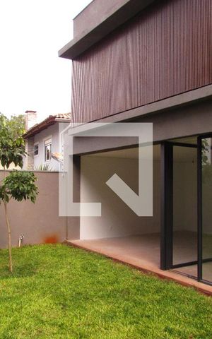 Casa de condomínio à venda com 523m², 4 quartos e 4 vagasQuintal